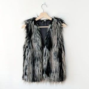 H&M Divided Faux Fur Vest (US 4)